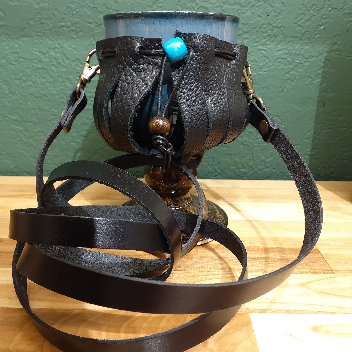 LEATHER CARRY